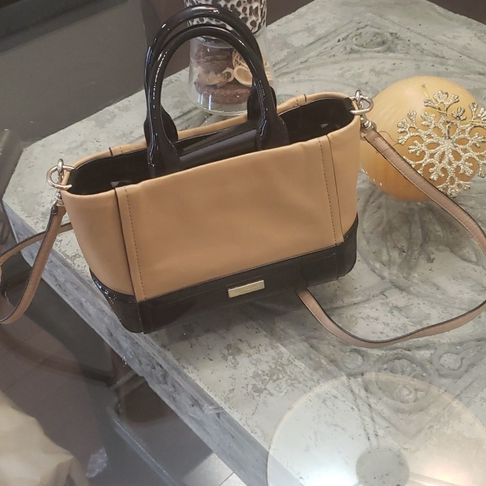 𝅺❤ Kate Spade Patent Leather Crossbody Shoulder Bag Satchel - Picture 2 of 6